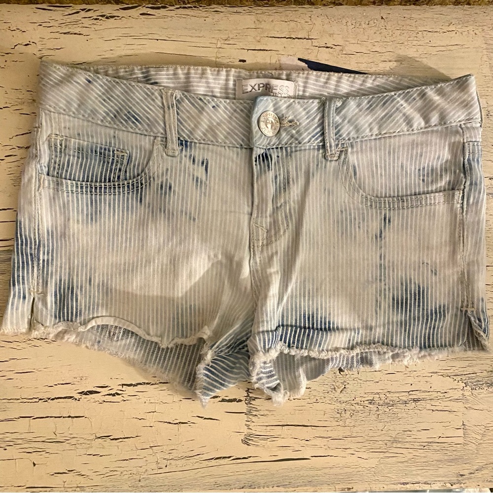 Express 00 Shorts